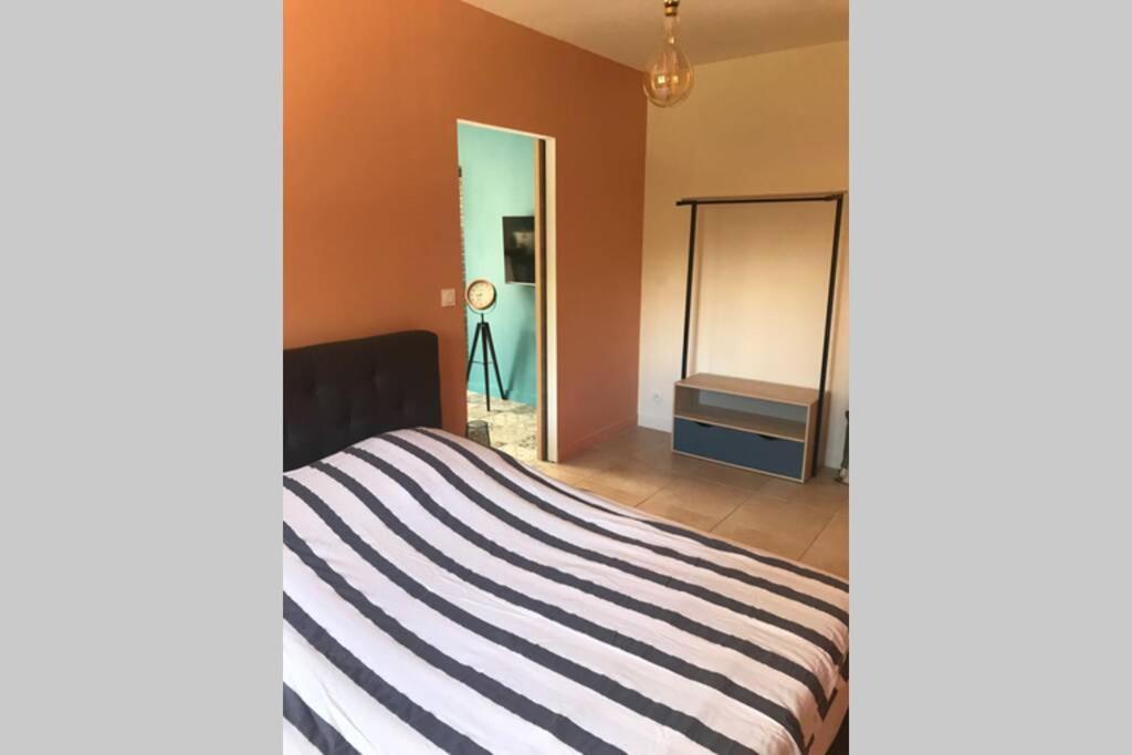 Logement Attenant A Une Villa T2 Avec Terrasse . Besse-sur-Issole Luaran gambar