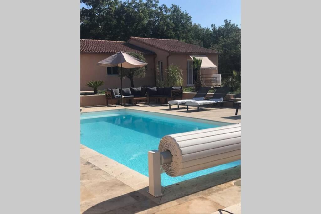 Logement Attenant A Une Villa T2 Avec Terrasse . Besse-sur-Issole Luaran gambar