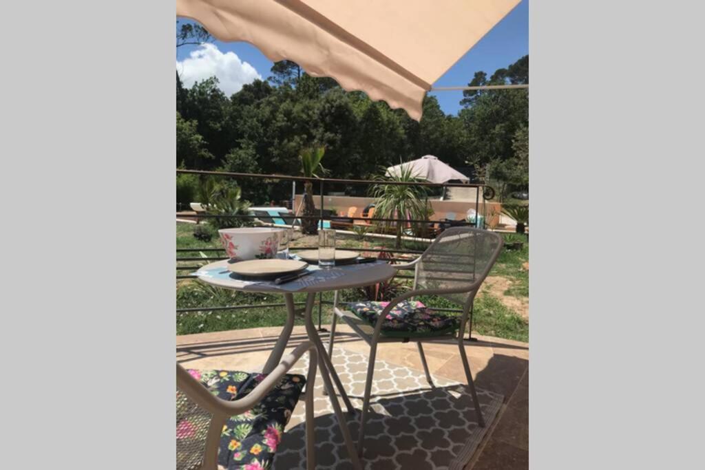 Logement Attenant A Une Villa T2 Avec Terrasse . Besse-sur-Issole Luaran gambar